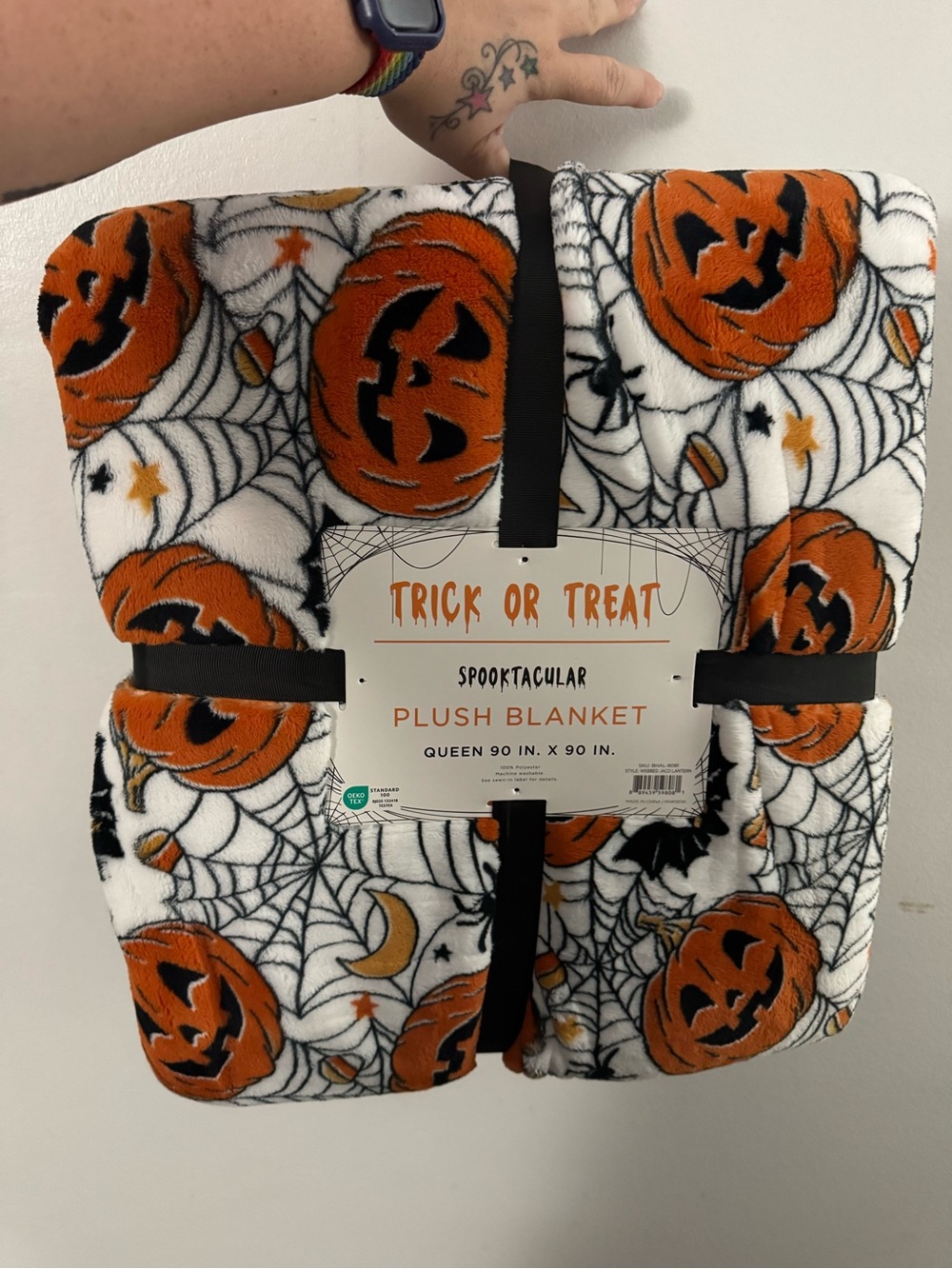 Spooktacular Orange & White Pumpkin Plush Blanket - Queen